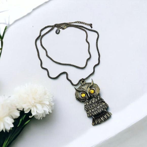 Owl Necklace Vintage Dangle Yellow Lucite Cabochon Articulated Gold Tone Bird - Picture 10 of 10